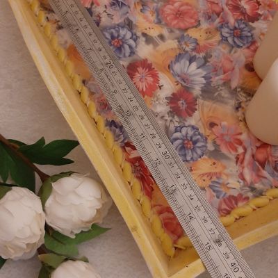 صينية خشب صفراء