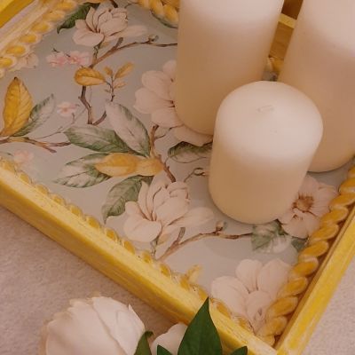 صينية خشب صفراء