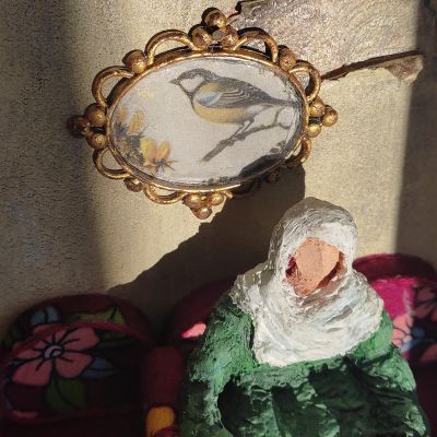 ديكور مستوحى من جدران المنازل القديمه في مصر لاستقبال الحجاج 