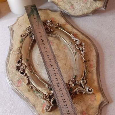 لوحتين بنمط عتيق