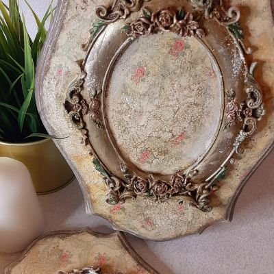 لوحتين بنمط عتيق