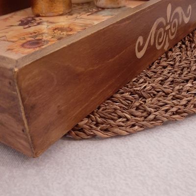 صينية خشب بني