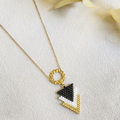 سلسلة أسود و ذهبي