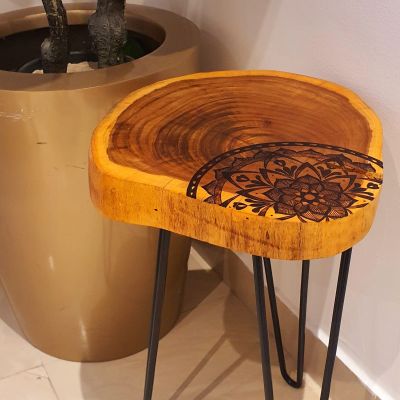 مندالا - طاولة جانبية