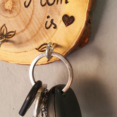 Home is wherever mom is - عليقة مفاتيح للباب