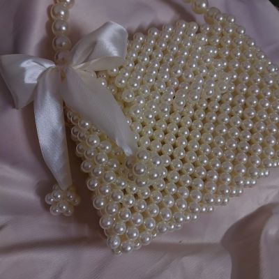 Bow pearls bag