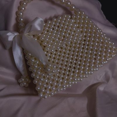 Bow pearls bag