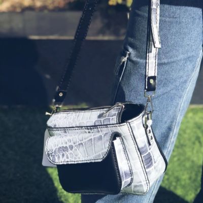 شنطة جلد طبيعى 