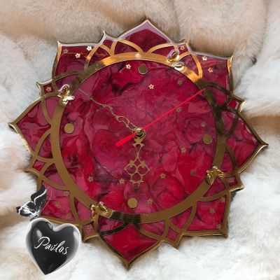 ساعة ريزن علي شكل وردة