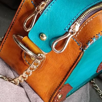 شنطة جلد طبيعي 