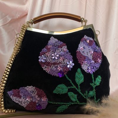 شنطه بقفل معدن