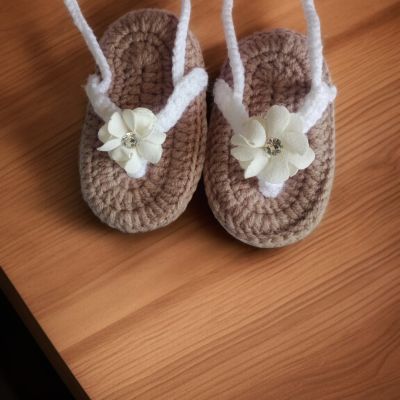 Crochet baby clog