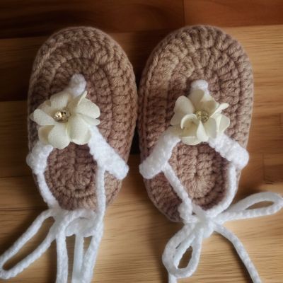 Crochet baby clog