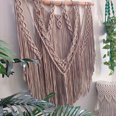 جدارية مكرمية 