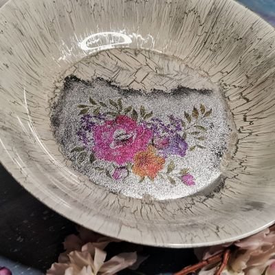 طبق زجاج عميق