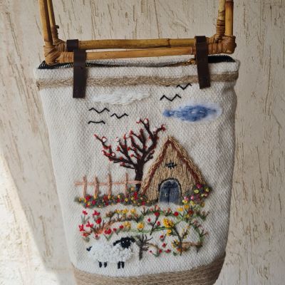 شنطه من نسيج النول اليدوي 