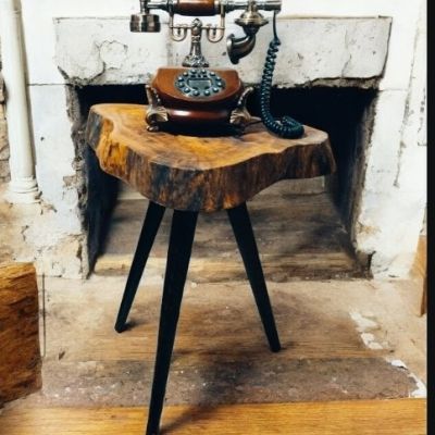 طاولة  جانبية 