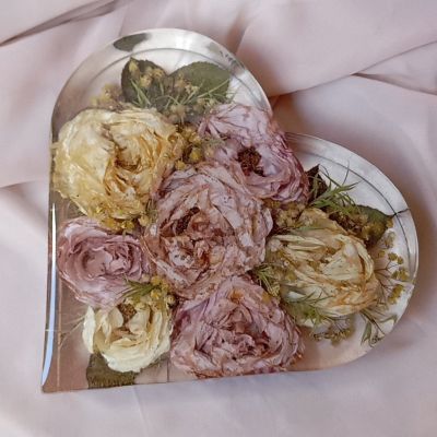 قلب ريزن لحفظ ورد الخطوبة مقاس20 سم