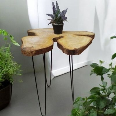 طاولة  جانبية 