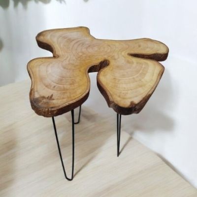 طاولة  جانبية 