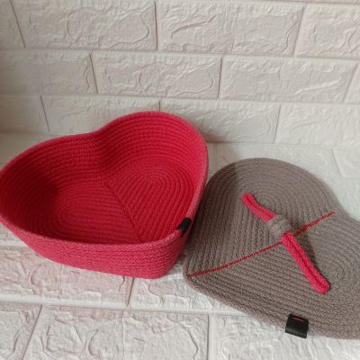 باسكت منظم على شكل قلب 