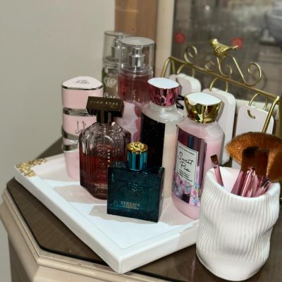 طقم تنظيم لمستحضرات التجميل والعطور وفرش الميك اب