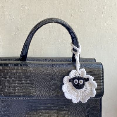 توزيعات ميداليات كروشيه على شكل خروف