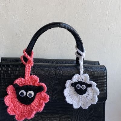 توزيعات ميداليات كروشيه على شكل خروف