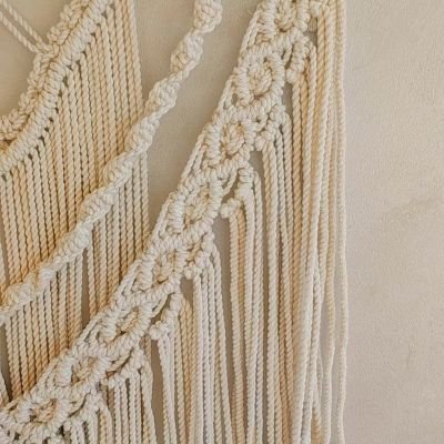 مكرمية معلقه للحائط 