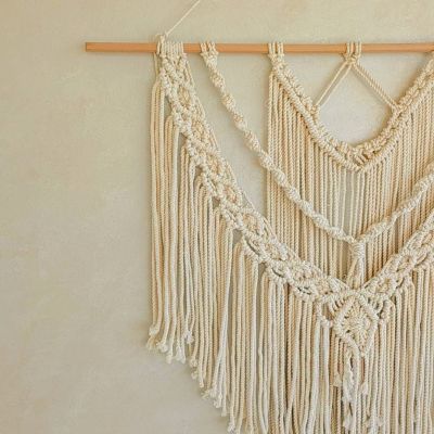 مكرمية معلقه للحائط 