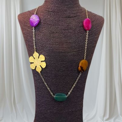 عقد من احجار العقيق ودلايه نحاس بيور مطلى دهب 