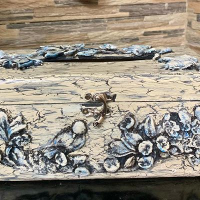 علبة مناديل بلوم العتيقة