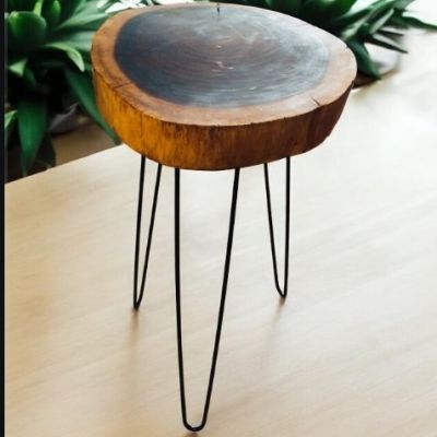 طاولة  جانبية 