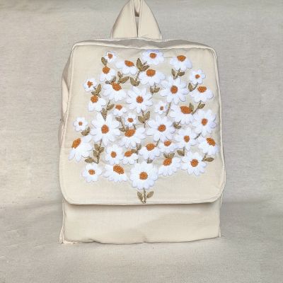 شنطة ظهر مطرزة