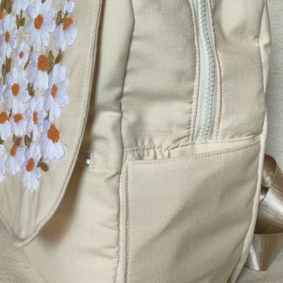 شنطة ظهر مطرزة