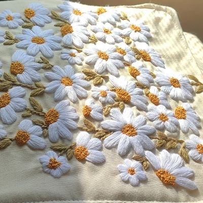 شنطة ظهر مطرزة