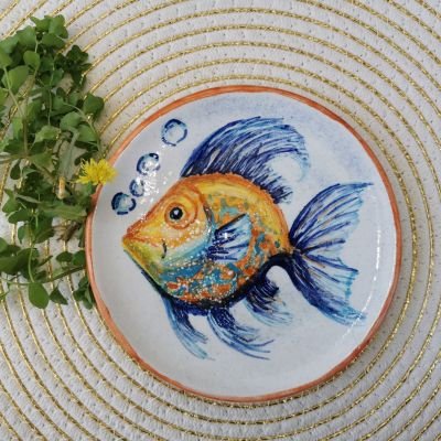 طبق خزفى مرسوم يدويا