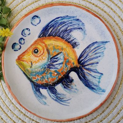 طبق خزفى مرسوم يدويا