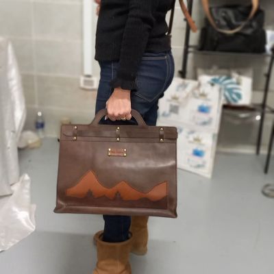 شنطه جلد طبيعى هاندميد