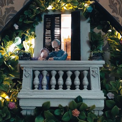 ديكور داخل آله ماندولين  