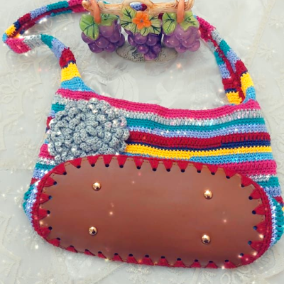 شنطة كروشية مميزة جداا