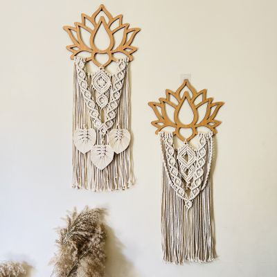 معلقة خشب بالمكرميه على شكل لوتس 