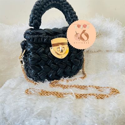 شنط جلد مكرميه 