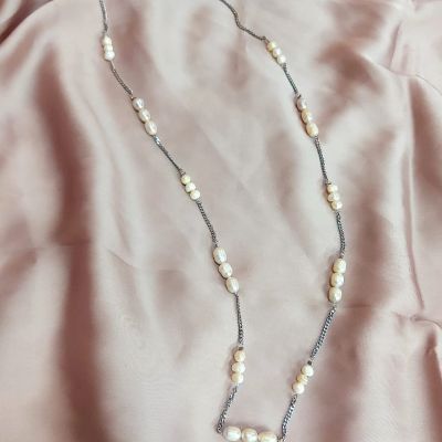 Natural cultured pearls