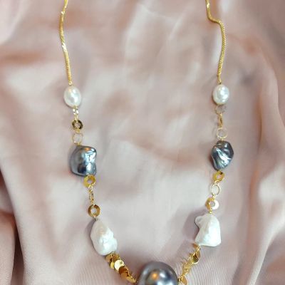 Necklace made of shell pearls (Shall Pearl) stones.