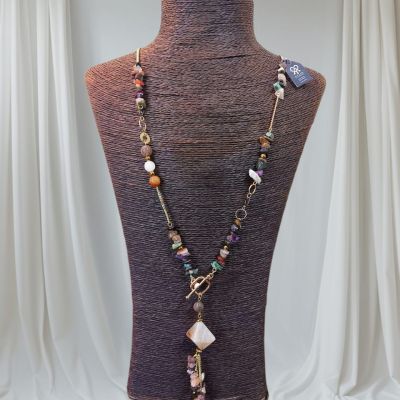 عقد  ميكس احجار مع احجار طبيعيه  