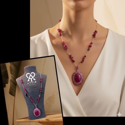 عقد  من احجار العقيق وفواصل هيماتيت