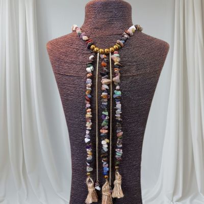 عقد  ميكس احجار مع احجار طبيعيه  