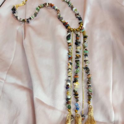 عقد  ميكس احجار مع احجار طبيعيه  