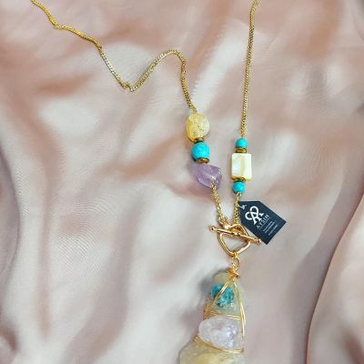 Necklace made of quartz stones.